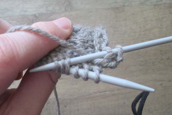 how-to-knit-the-cable-stitch-without-a-cable-needle-step-1-copy