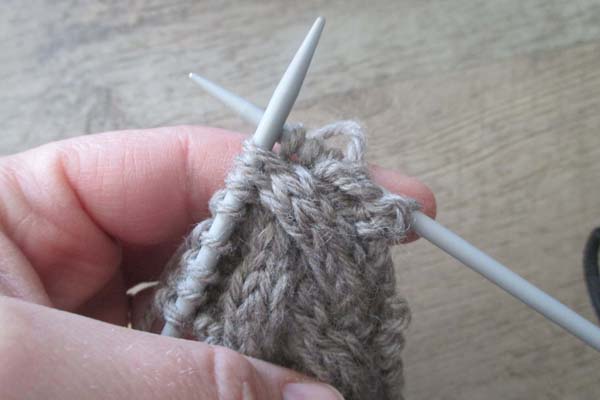 how-to-knit-the-cable-stitch-without-a-cable-needle-step-3