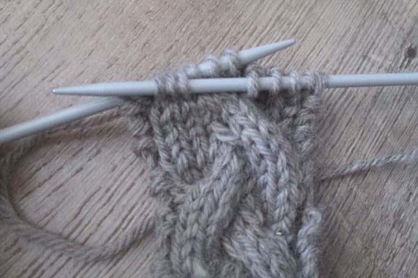 how-to-knit-the-cable-stitch-without-a-cable-needle-step-5